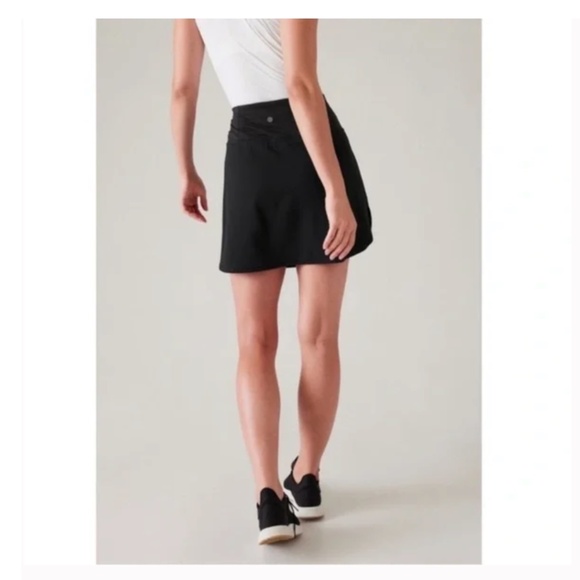ATHLETA Fairway Skort 16” Size Large Black High Rise - Picture 3 of 15